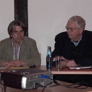 Feuß (Moderator) und Deitert (Schulleiter)