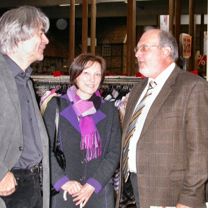 Hans Feuß und Frau Brigitte im Gespräch mit Dr. Hajo Reicherts vom Verkehrsverein Harsewinkel anläßlich der Eröffnung der Inovea