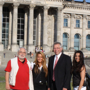 Zu Gast im Bundestag bei Klaus Brandner: (von rechts) Edessa-Isabel Akinci, Mimra Joseph, Peter Grundmann